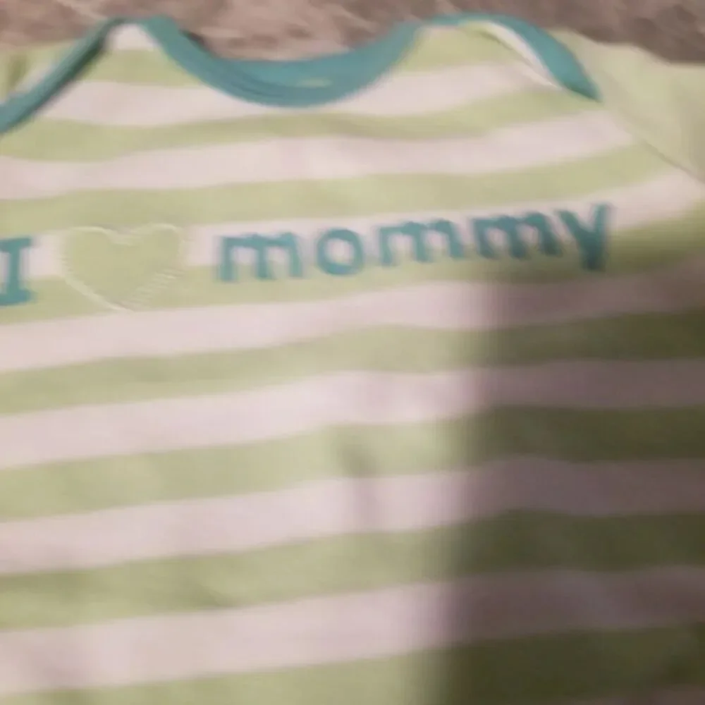 Carters long sleeve onesie size NB